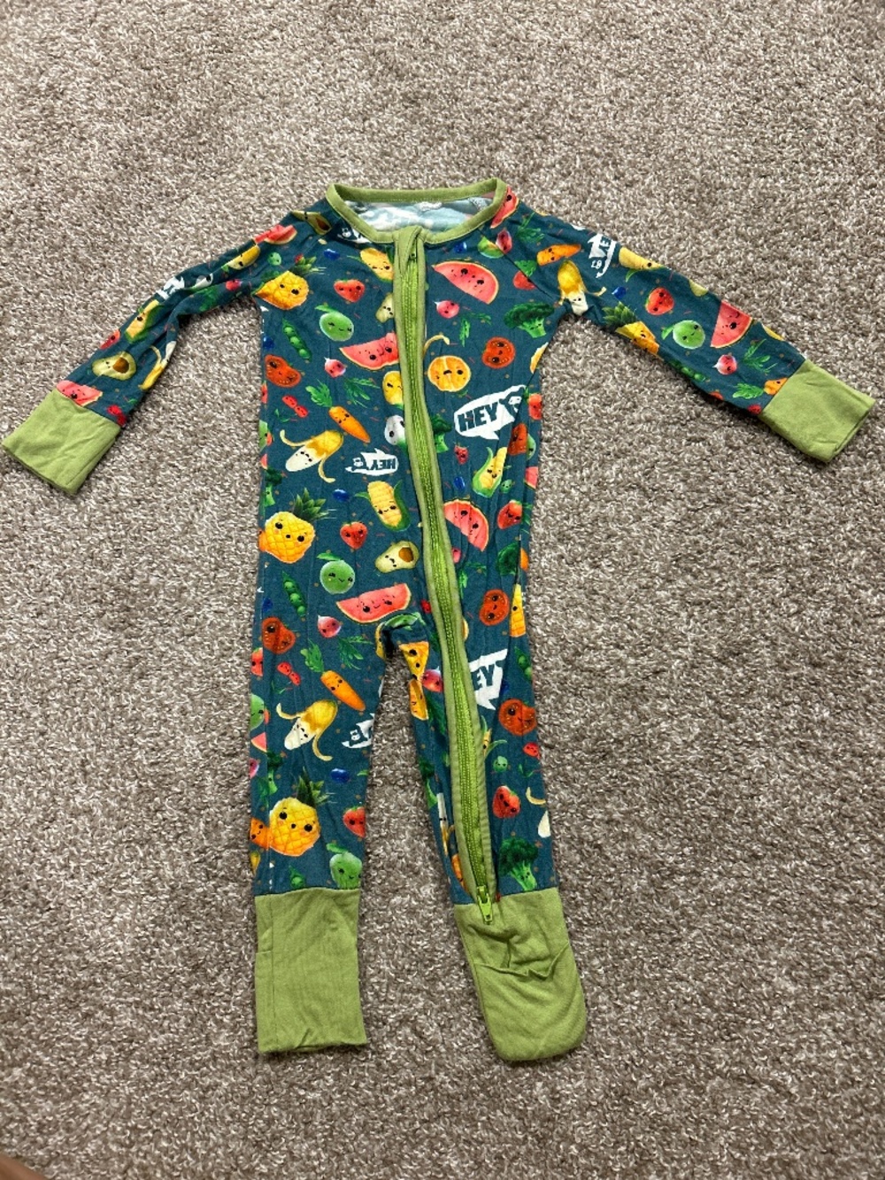 Bamboo hey bear dancing fruit zippie pajamas size 6-9